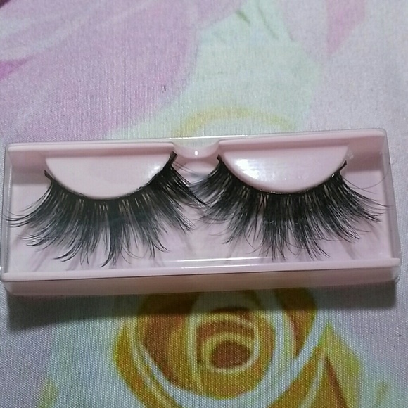 *OUT OF STOCK* C5 Booked Lashes By Lashes Levels - Picture 1 of 5